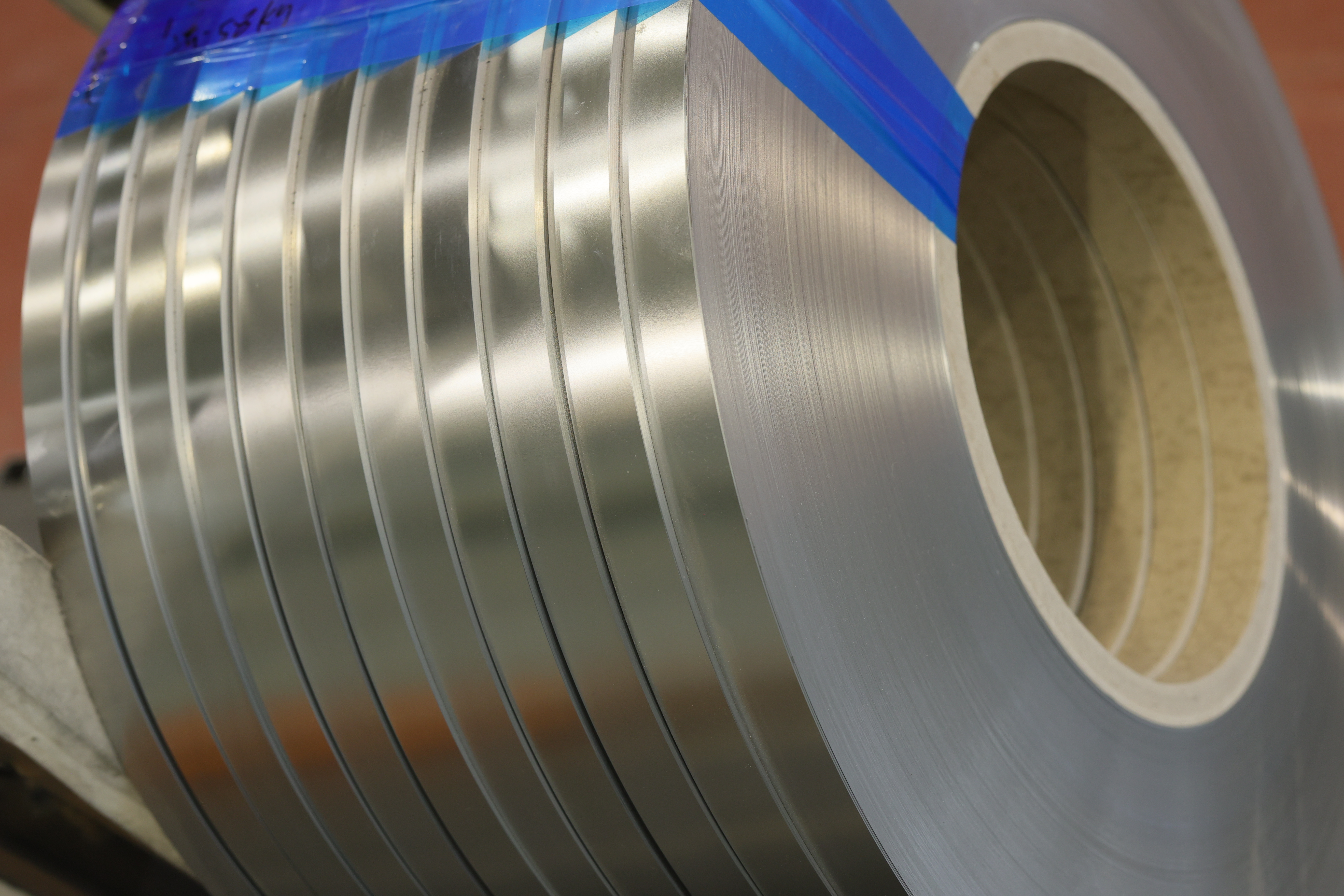 Bobinas de tiras de acero inoxidable de grado 430 de ASTM Precio bajo de fábrica de alta calidad laminado en frío / laminado en caliente